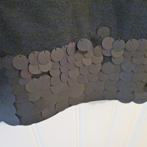 Sleeveless Round Neck Little Black Dress - Picture 2 of 8